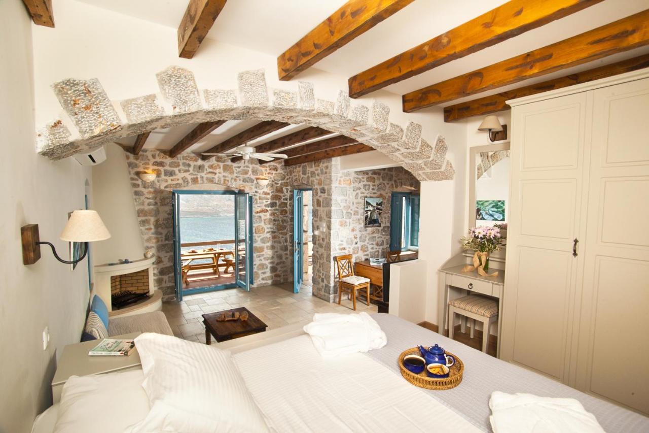 Petra Boutique Homes Arginonda 외부 사진