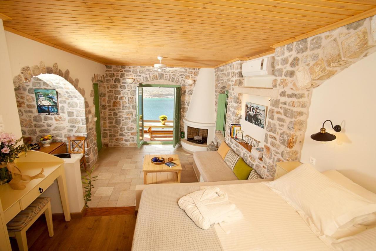 Petra Boutique Homes Arginonda 외부 사진